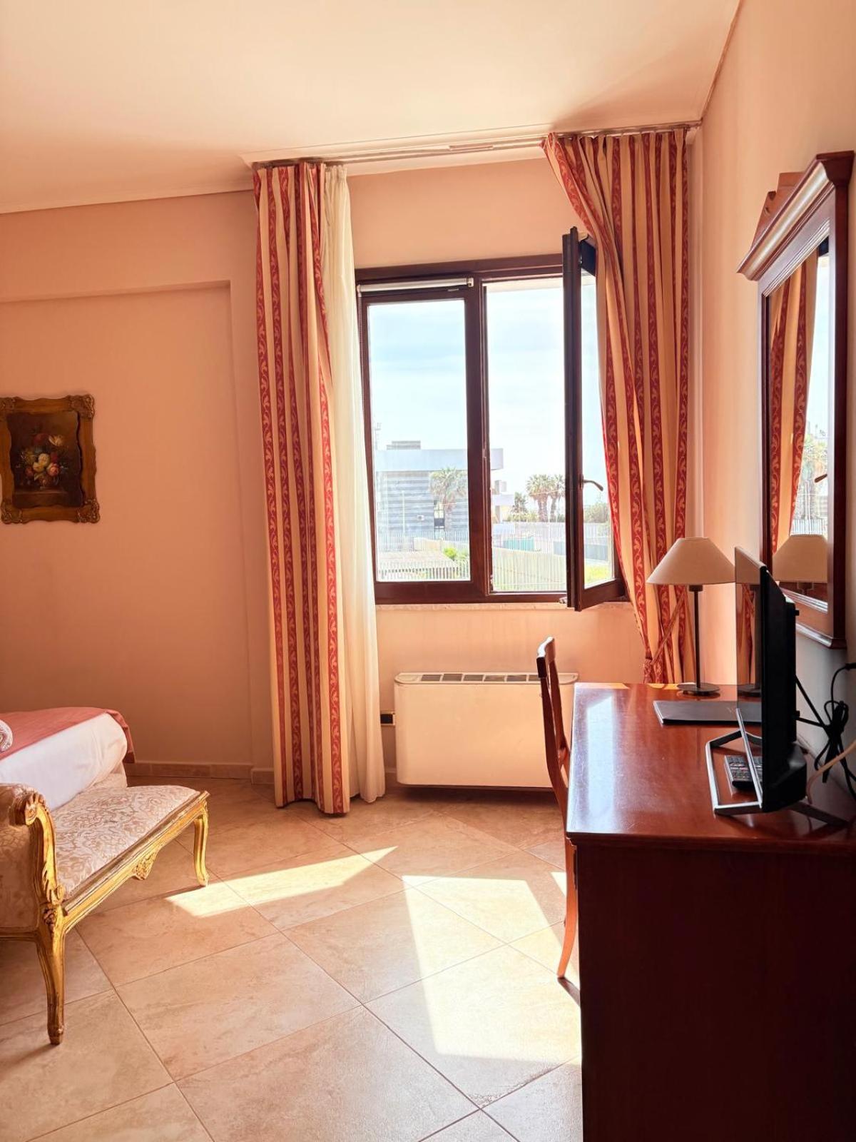 D'Angelo Palace Hotel مازارا ديل فالو المظهر الخارجي الصورة