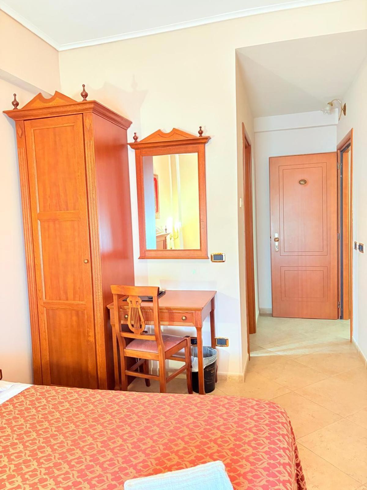 D'Angelo Palace Hotel مازارا ديل فالو المظهر الخارجي الصورة